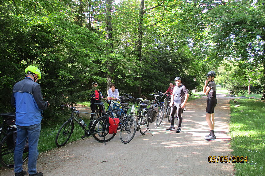 Tour-Pause.jpg Tour-Pause