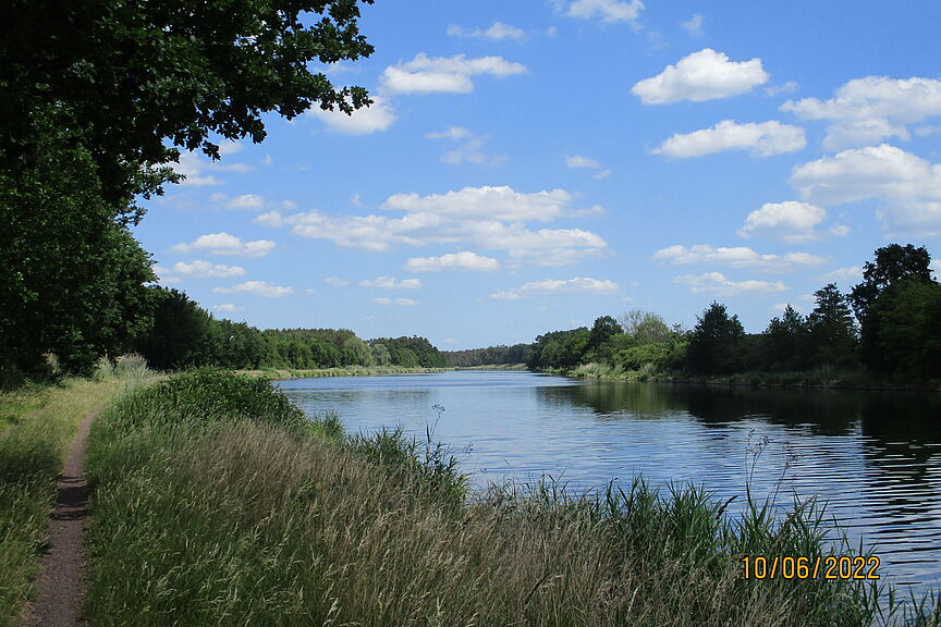 Radweg am Elbe-Havel-Kanal